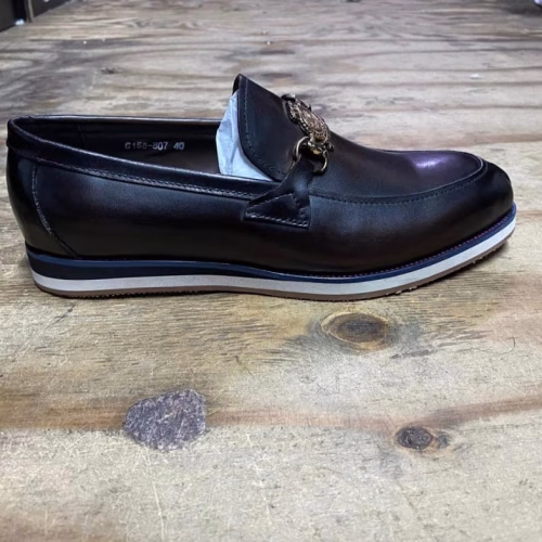 Roberto Raniera crested brown leather loafers